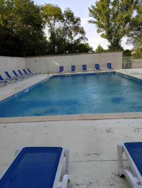 Studio avec grande piscine animaux acceptes